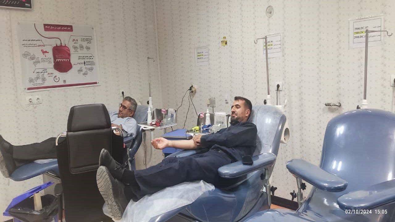 اهداء خون جمعی از اساتید دانشگا‌ههای استان