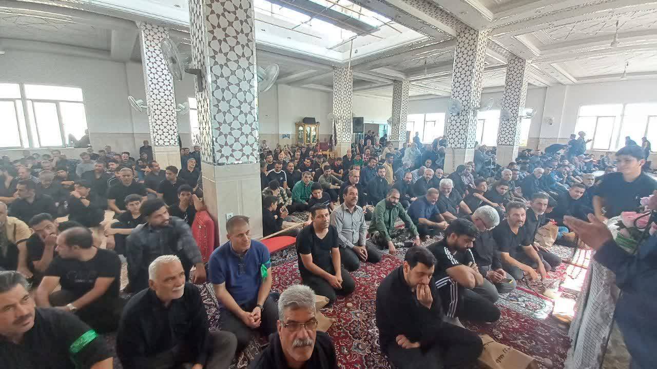 اجتماع مردم مشهد اردهال در بقعه امامزاده سلطانعلی