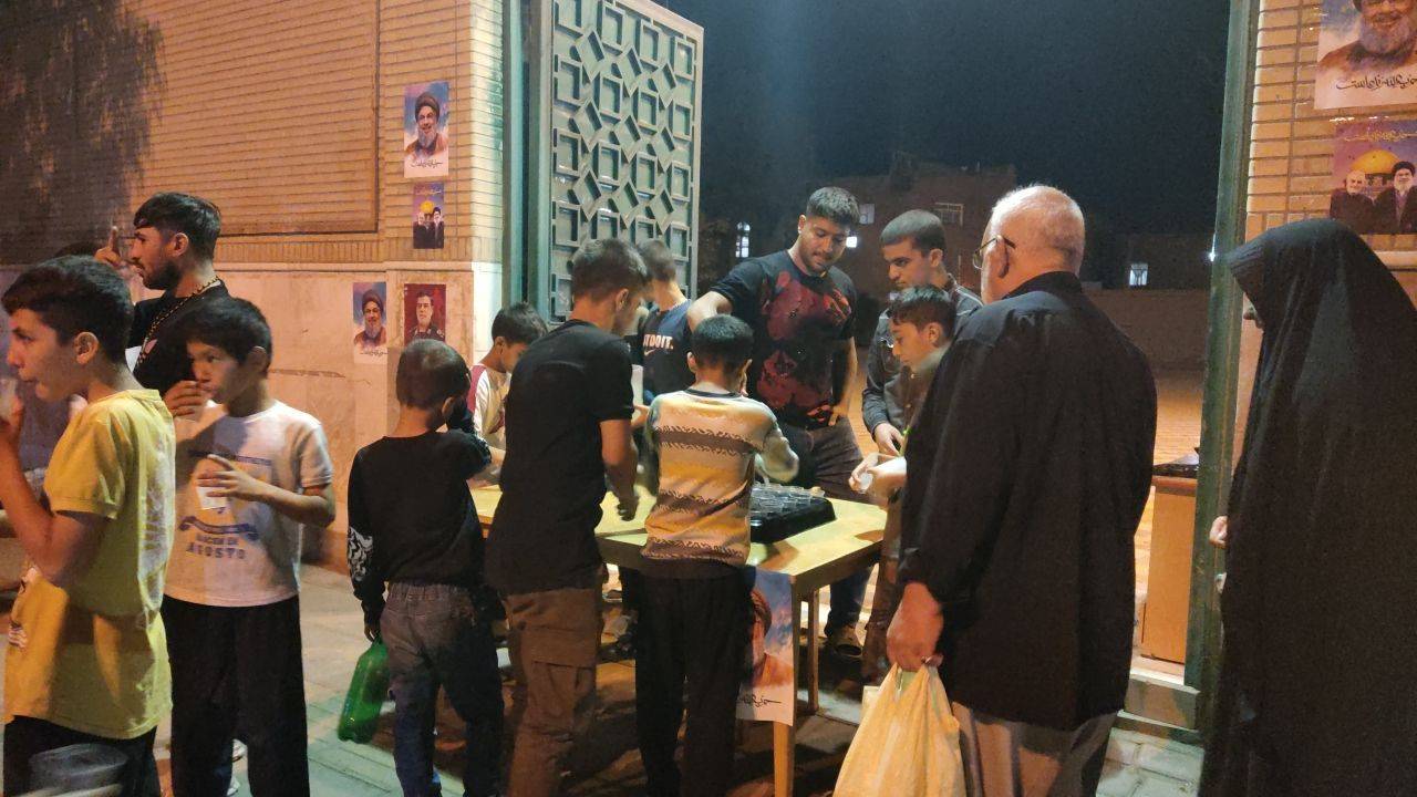برپایی ایستگاه صلواتی در قم