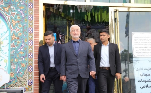 ادای احترام وزیر کشور به مقام شامخ شهیدان