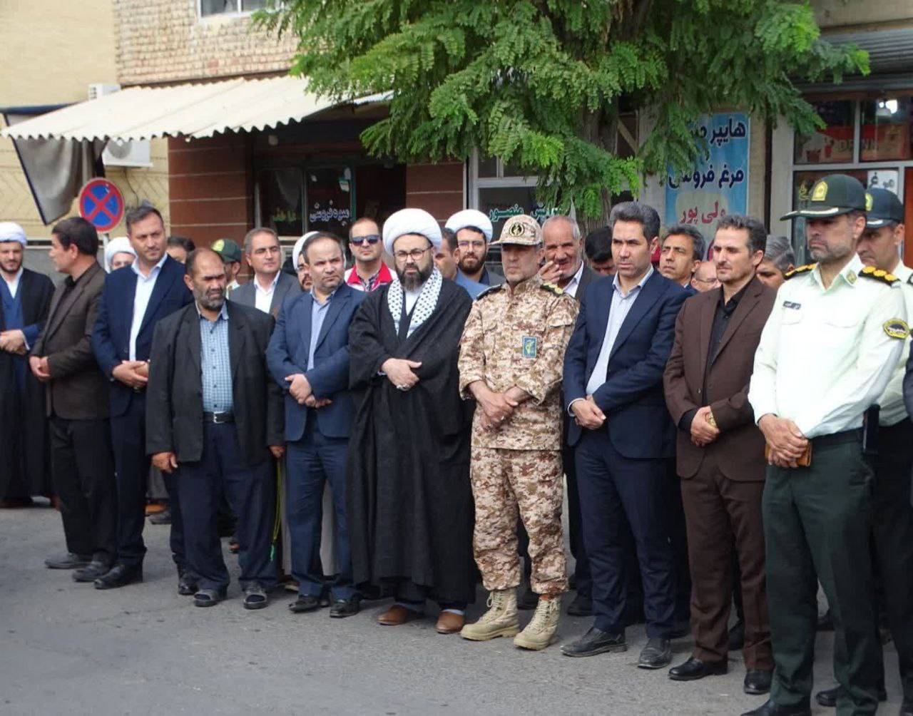 حضور مسئولان در تجمع