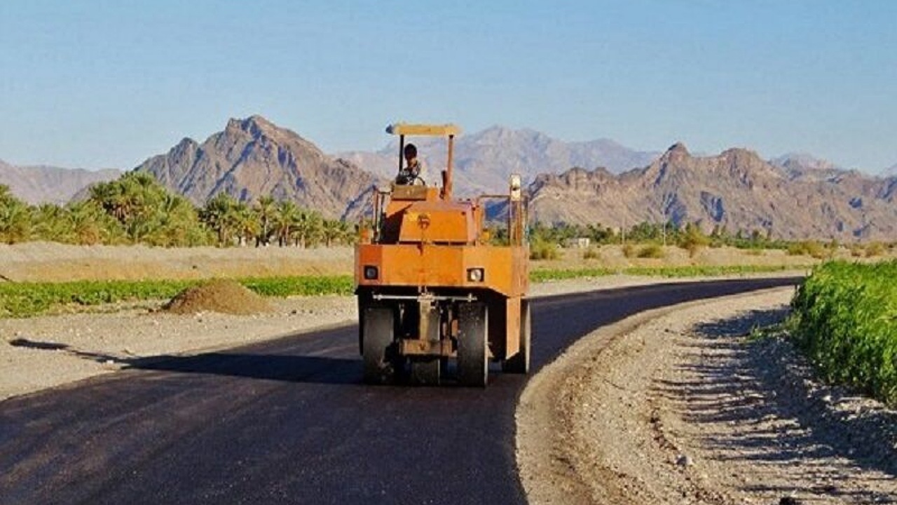 ساخت هزار و ۷۰۰ کیلومتر راه روستایی در دستور کار راهداری خراسان رضوی قرار دارد