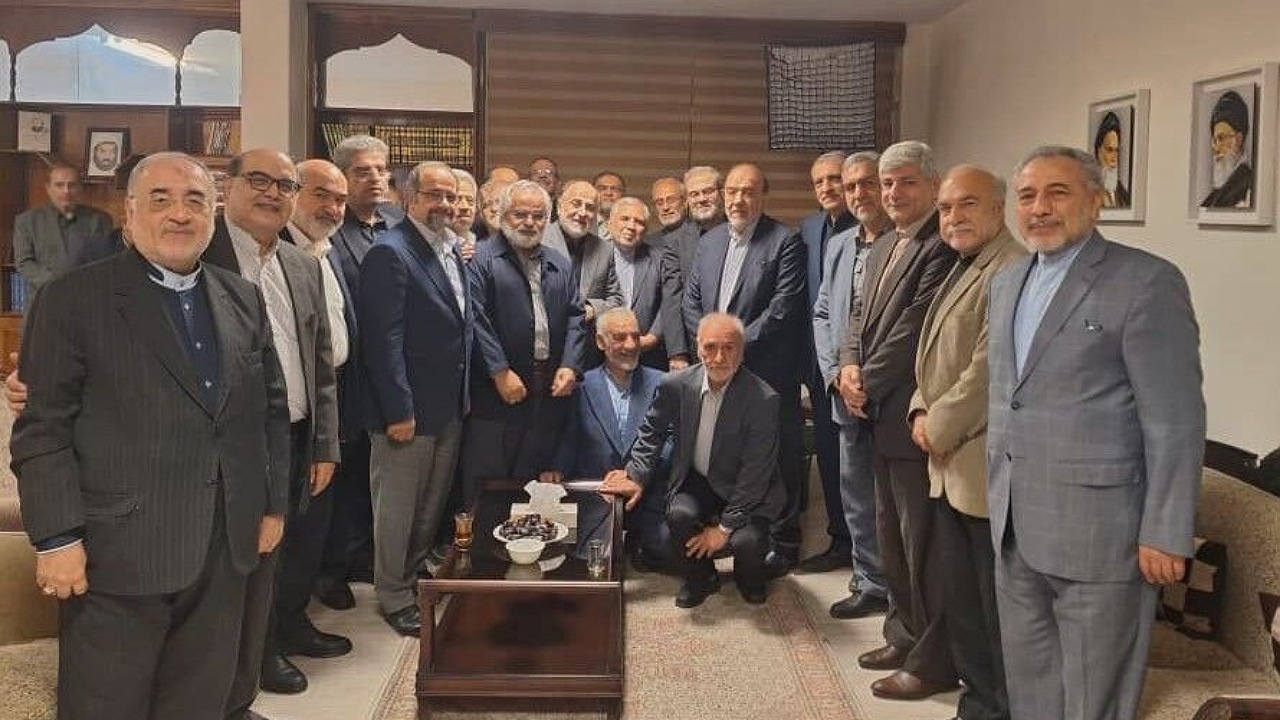 دیدار جمعی از سفرای پیشین کشورمان با نماینده حزب الله لبنان در ایران