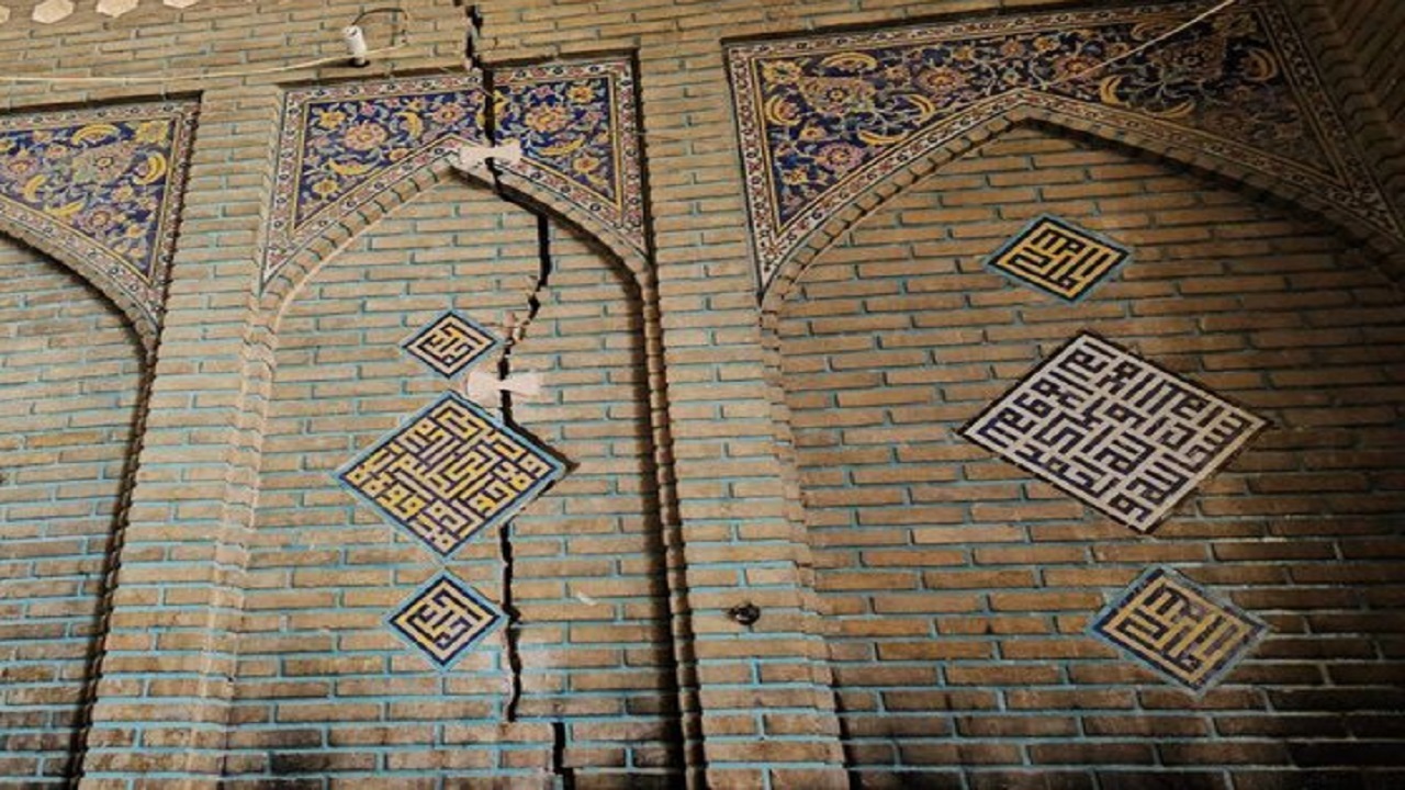 فرونشست اصفهان با جریان آب در رودخانه زاینده رود درمان شدنی است
