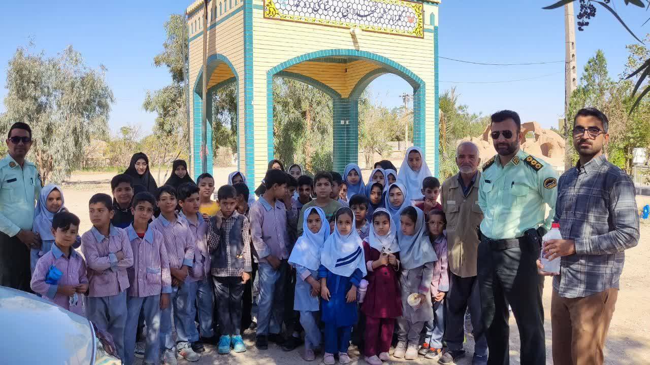 غبارروبی و عطرافشانی گللزار شهدا