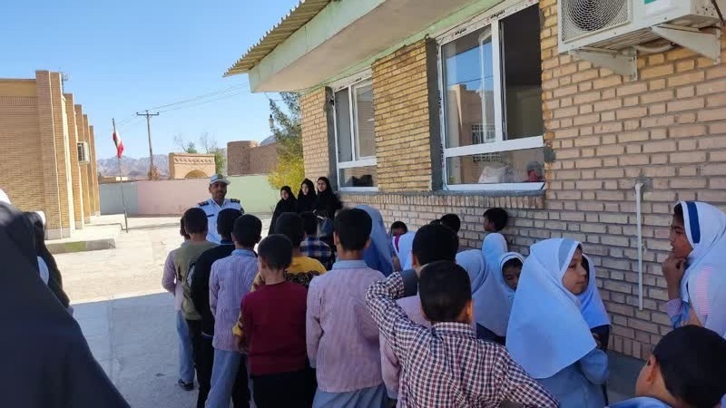 دانش آموزان