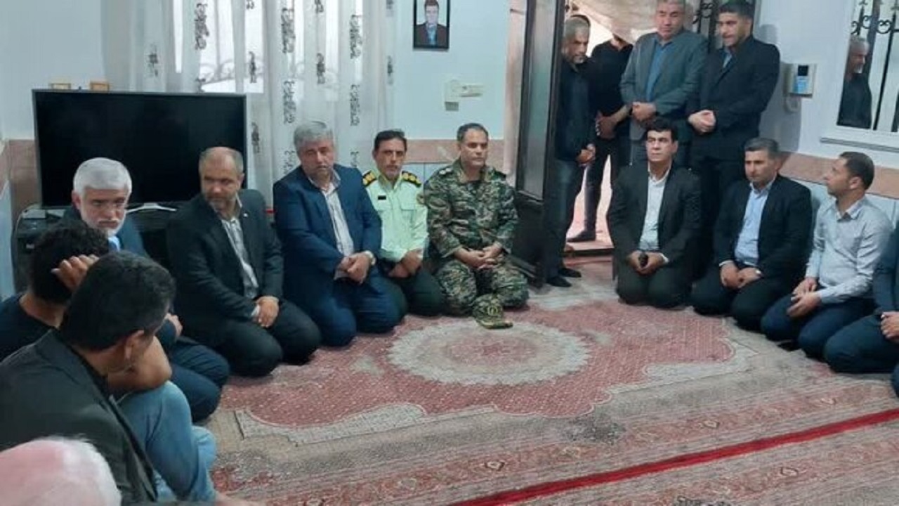 حضور استاندار گلستان در جمع بازماندگان حادثه معدن طبس در مینودشت و ابراز همدردی با بازماندگان
