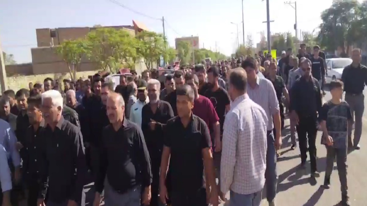 مراسم تشییع ۳ جانباخته انابدی در حادثه انفجار معدن طبس + فیلم