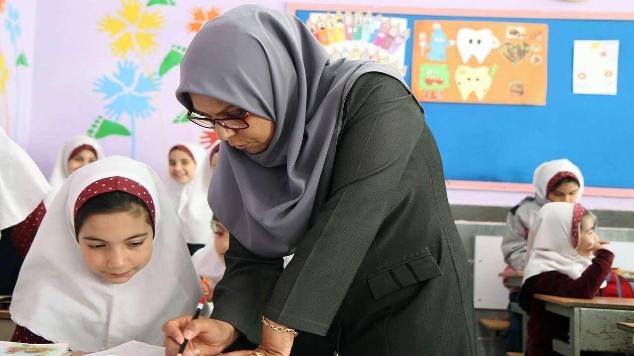 مشکل برخی نیروهای خرید خدمات با رایزنی‌های وزیر آموزش‌وپرورش برطرف شد