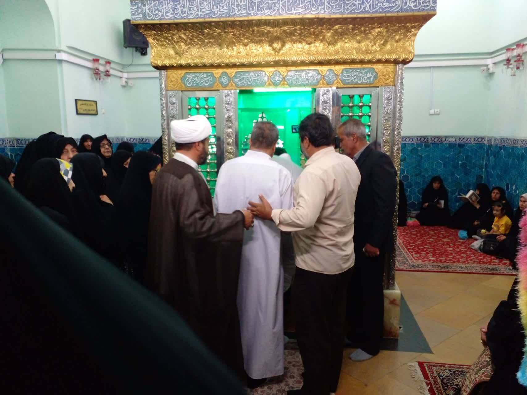 مراسم غبارروبی و عطر افشانی