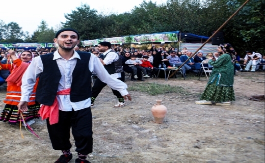 نخستین جشنواره بامبو بافی در لاهیجان برگزار شد +عکس