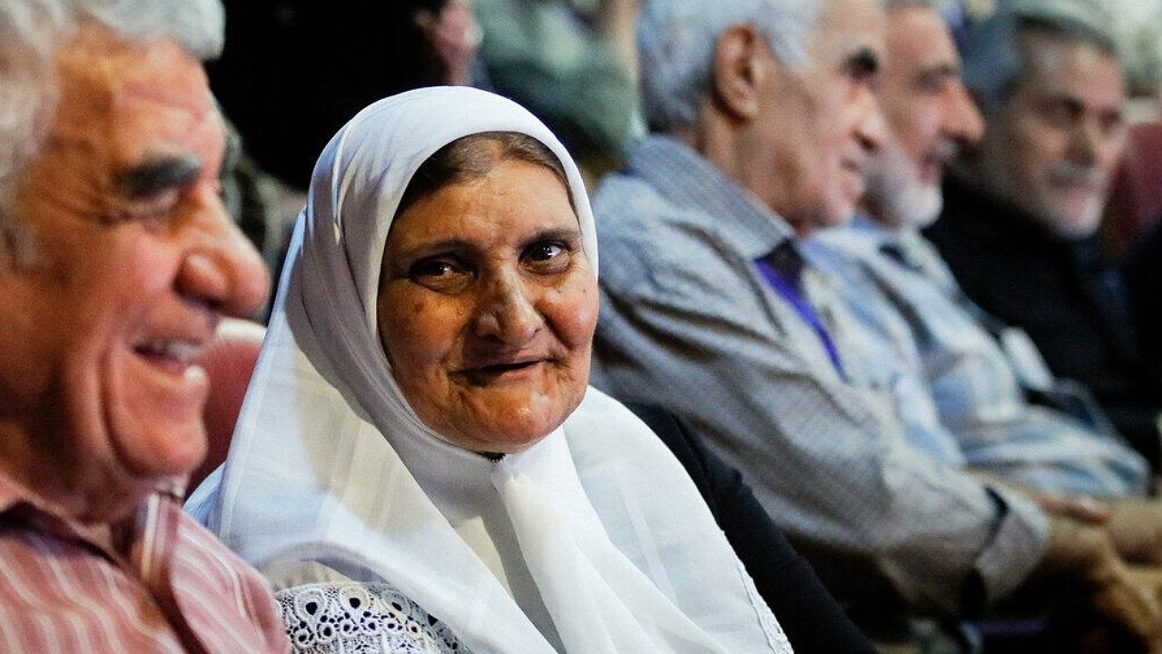 حدود ۱۰ درصد جمعیت زیر پوشش دانشگاه علوم پزشکی مشهد سالمند هستند