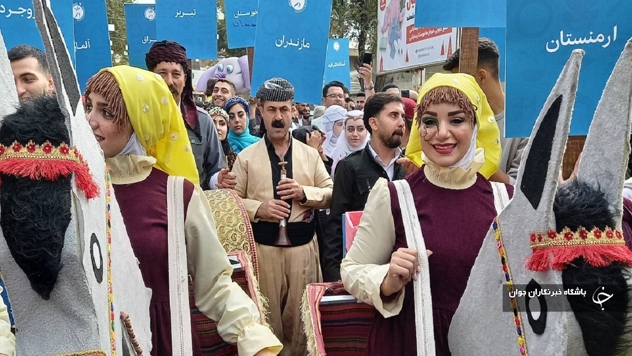 آغاز هفدهمین جشنواره بین المللی تئاتر خیابانی مریوان + فیلم