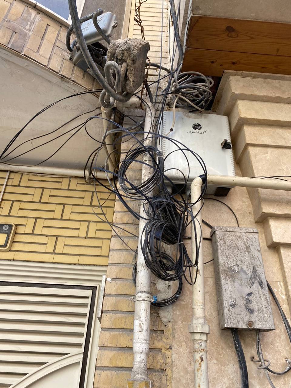 نمایی از بر هم ریختگی فیبر نوری در قزوین