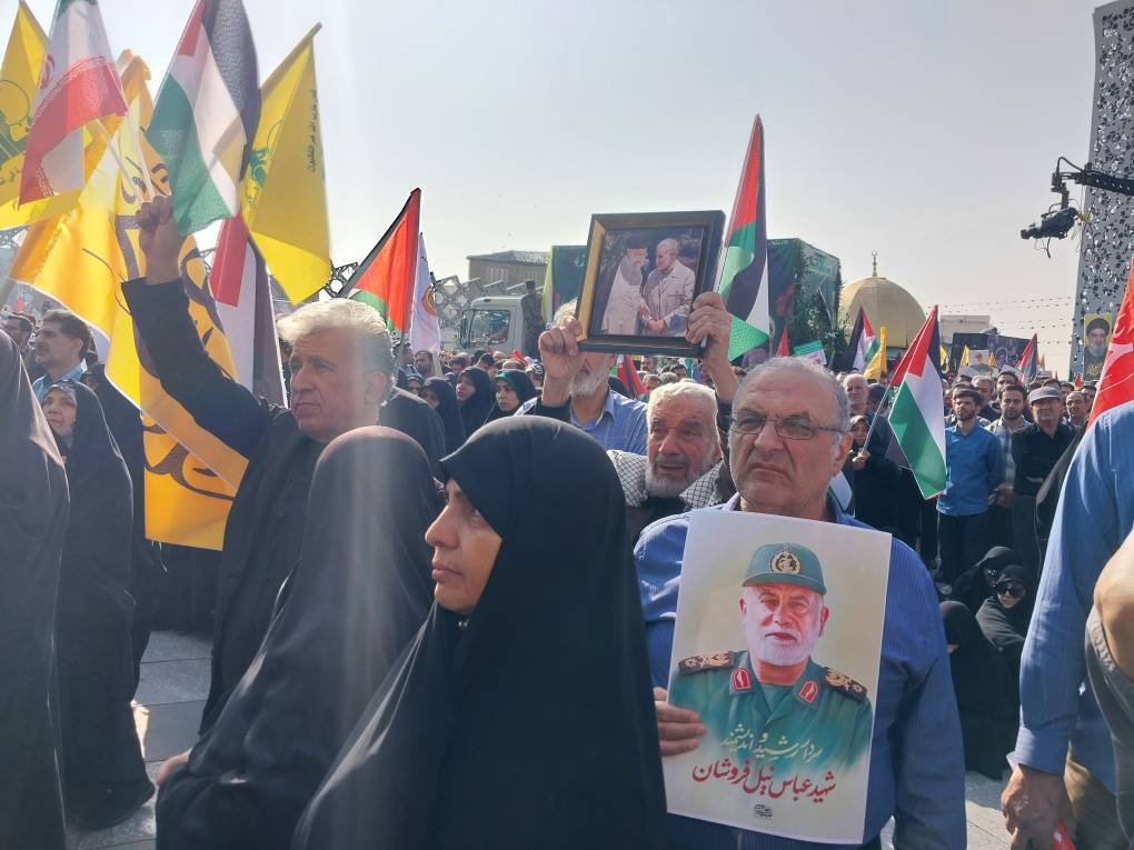 تشییع پیکر سردار نیلفروشان