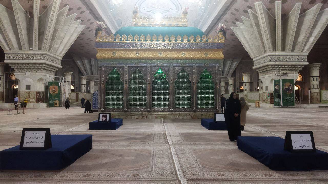 گزارش تصویری از حال و هوای زائران در حرم امام خمینی (ره)