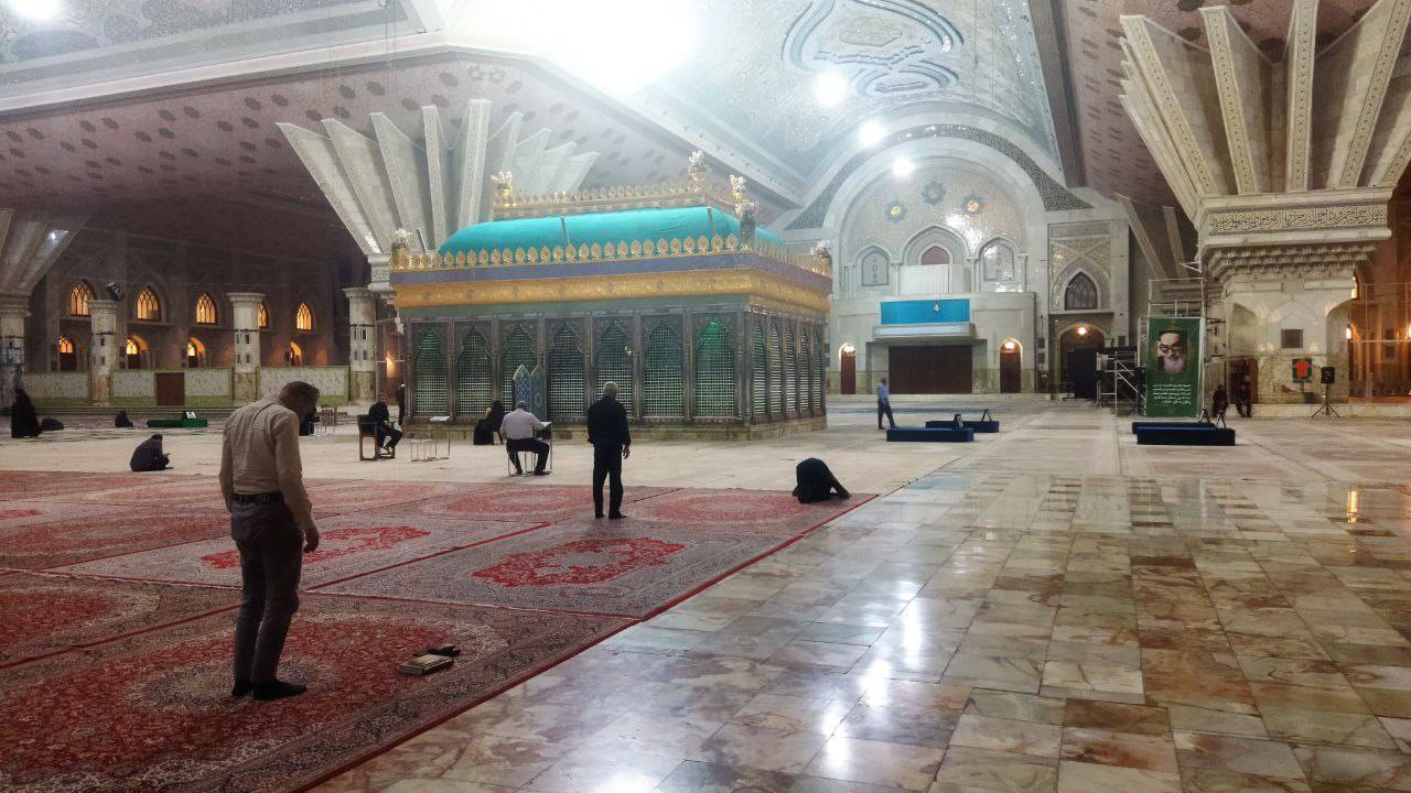 حضور زائران در حرم امام خمینی(ره)