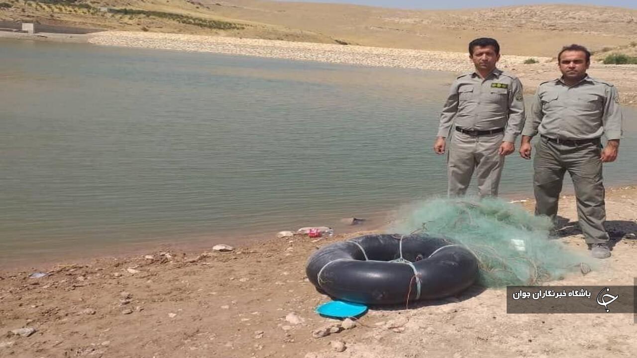 جمع‌آوری بیش از ۷۰۰ متر تور ماهیگیری از صیادان متخلف در بوکان
