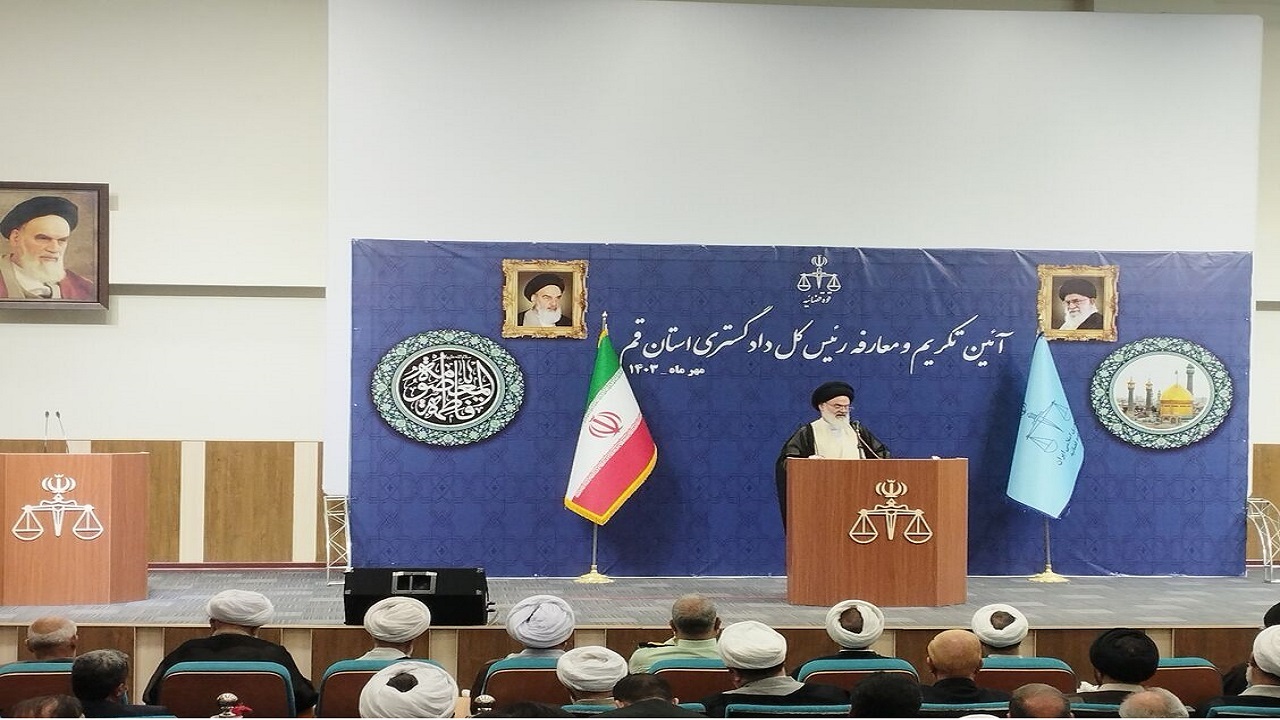 مسئولان دستگاه قضا با روی گشاده با مردم برخورد داشته باشند