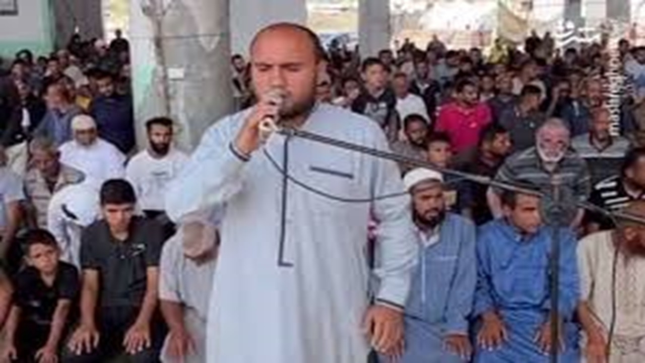 اقامه نماز غایب بر شهید یحیی سنوار در مساجد ویران شده خان یونس + فیلم