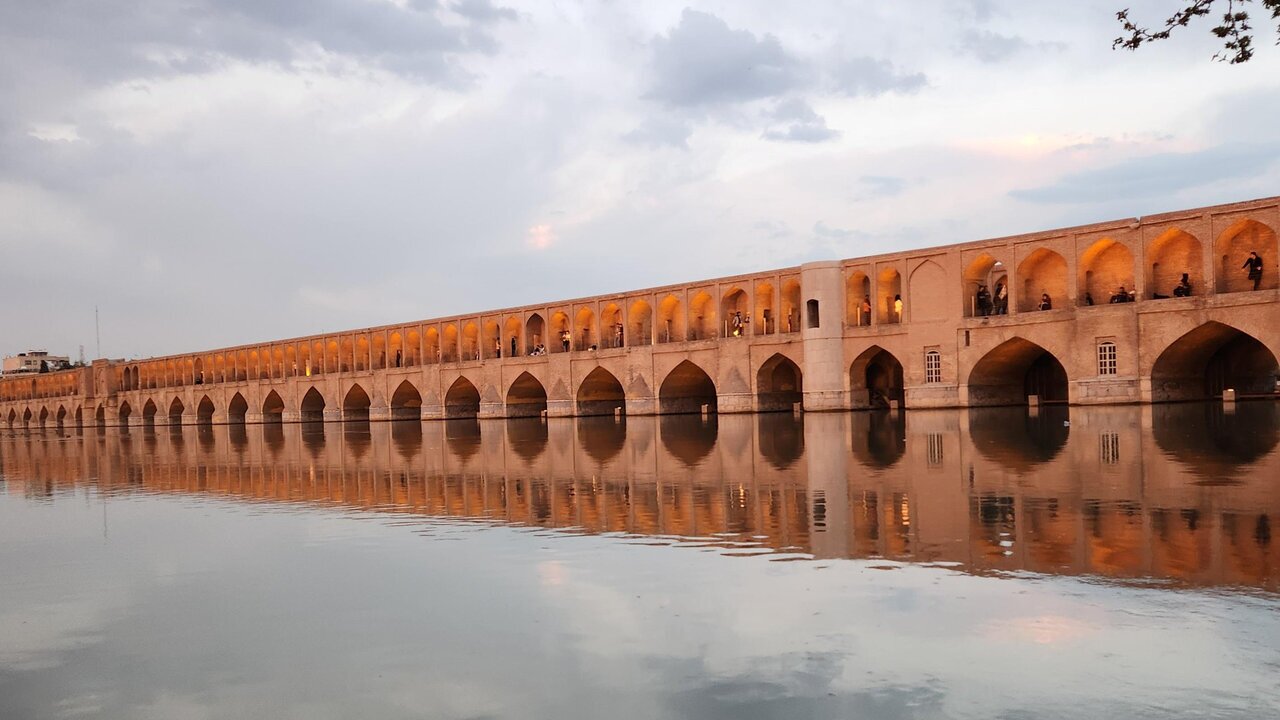سی&zwnj;وسه پل و پل&zwnj;خواجو / ایران