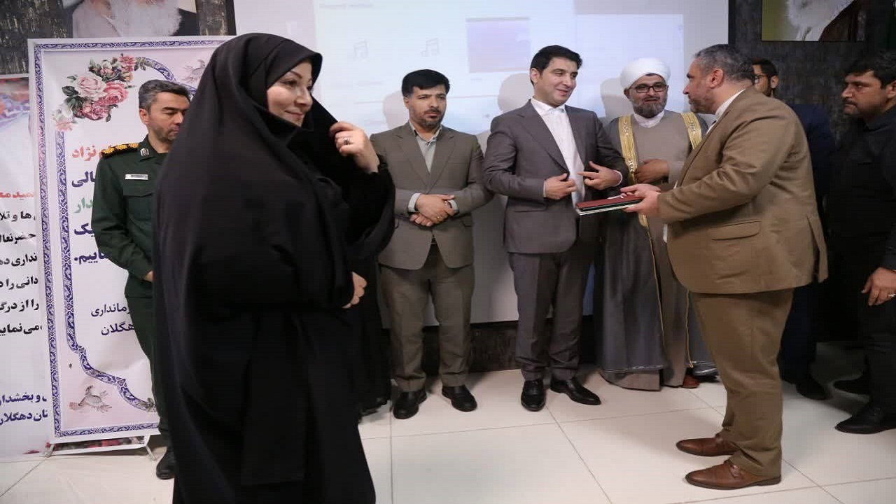 معرفی اولین فرماندار زن کردستان در دهگلان