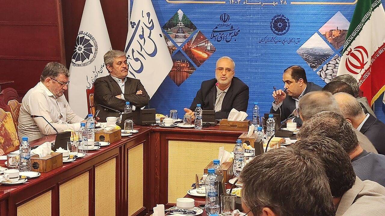 کمیسیون بر رفع مشکلات استان کرمان اهتمام دارد