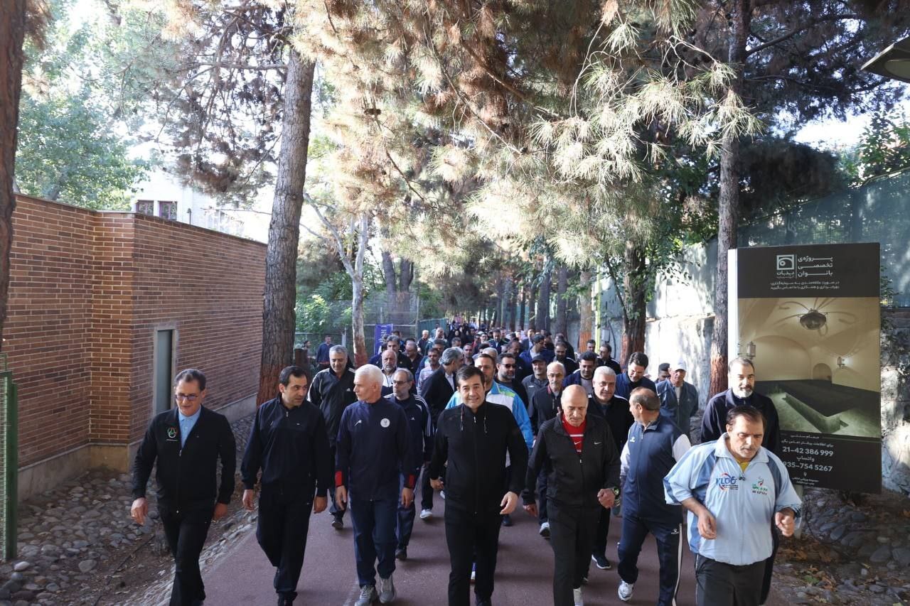 همایش پیاده روی با حضور دنیامالی آغاز شد