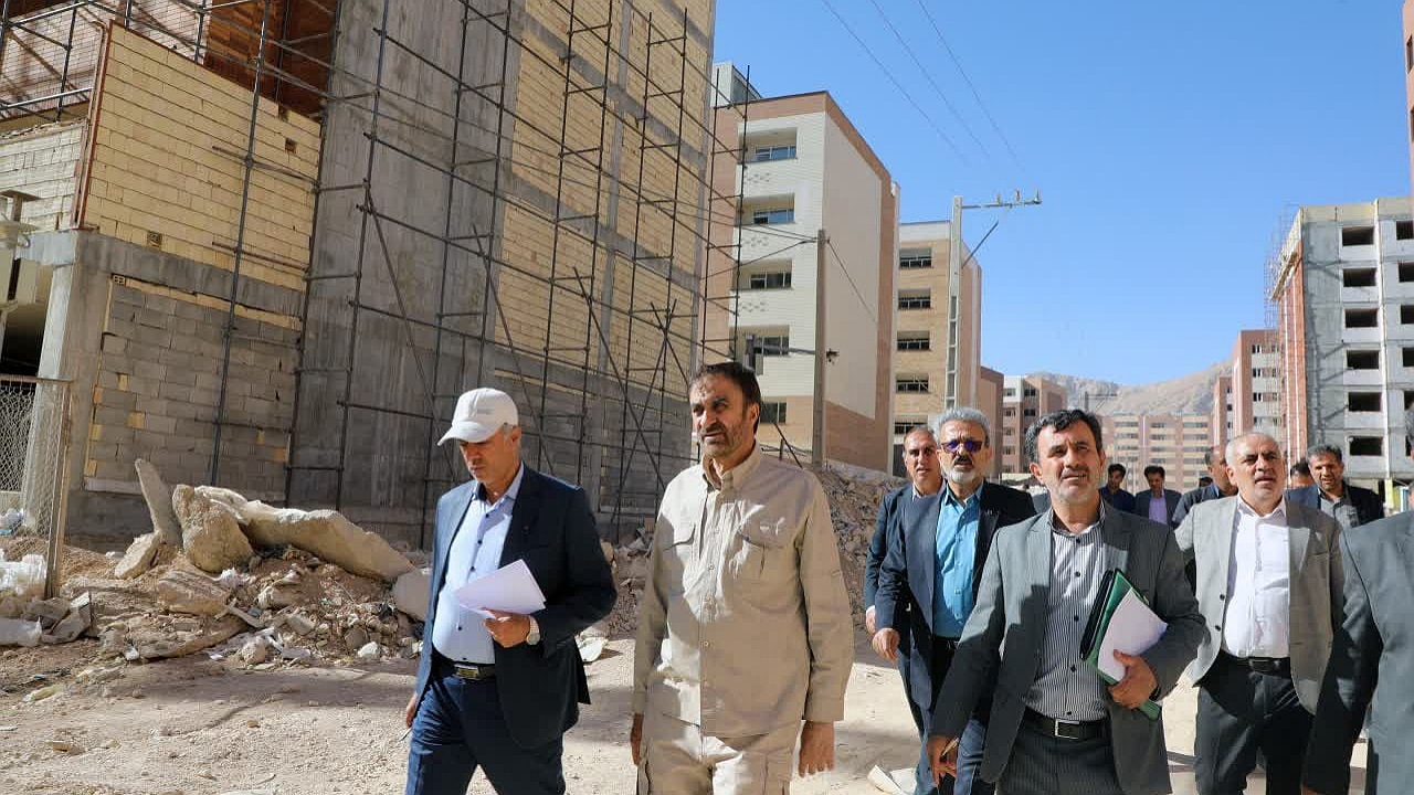 بازدید استاندار چهارمحال و بختیاری از نهضت ملی مسکن شهرکرد