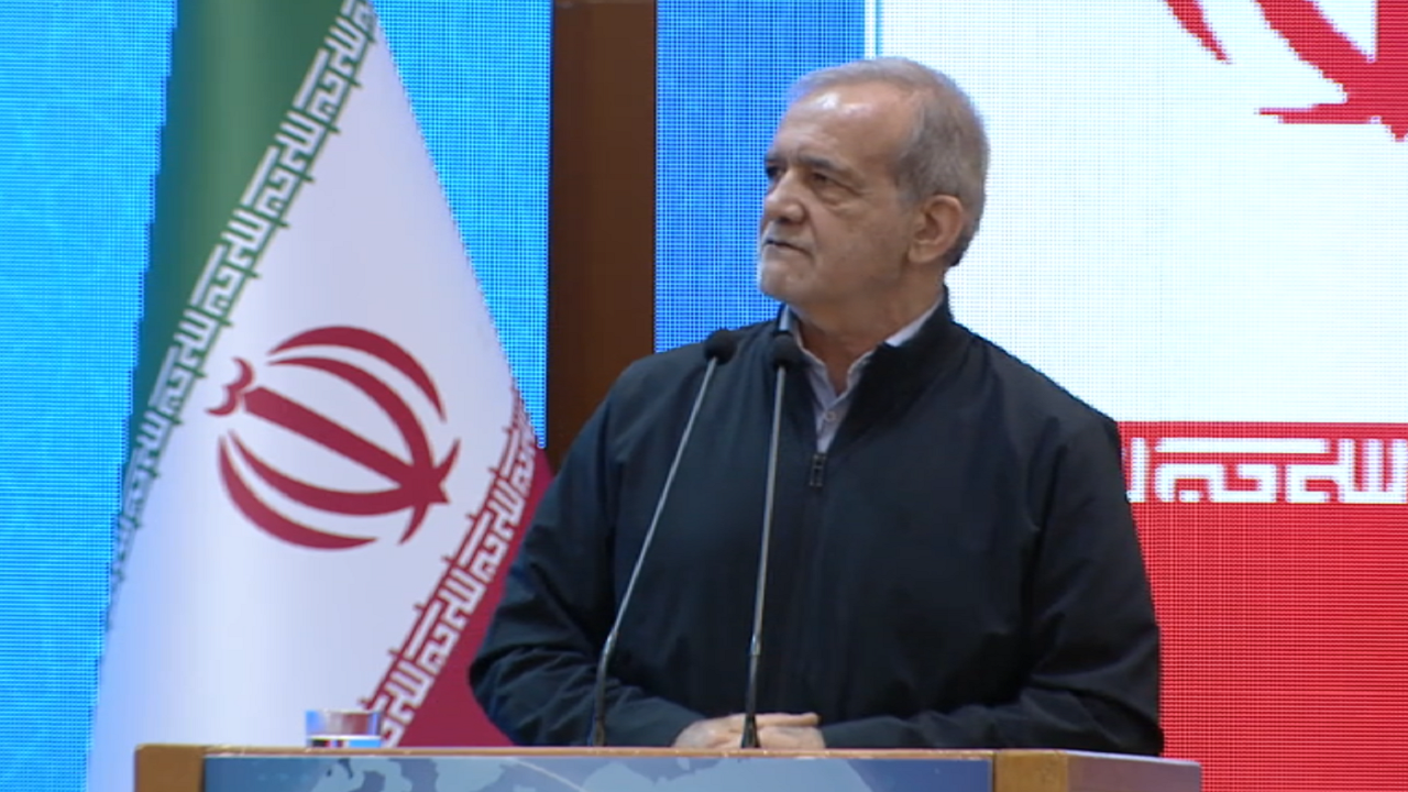 باید در مقابل دشمن ید واحد شویم/ در جنگ اقتصادی، حمایت دولت از قشر آسیب‌پذیر پابرجاست