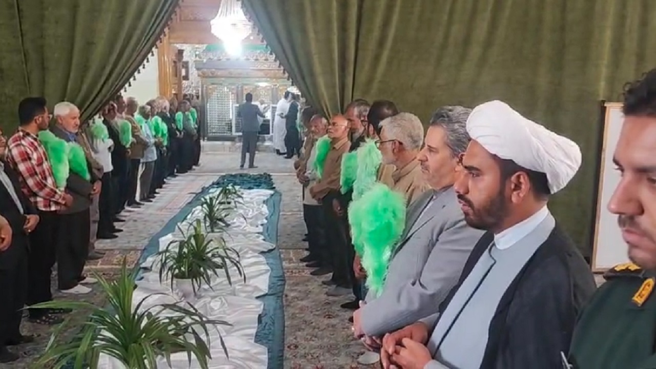 آئین غبارروبی امامزاده سیدمرتضی (ع) کاشمر در هفته وقف و دفاع مقدس + فیلم