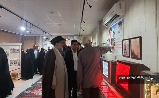 غبار روبی آستان مقدس امام زاده عبدالله بافق/ نمایشگاه ایثار و شهادت افتتاح شد