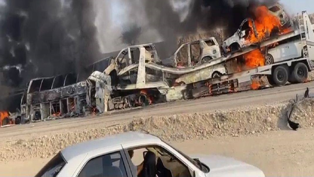 تصادف اتوبوس با دو دستگاه تریلی در جاده کهورستان
