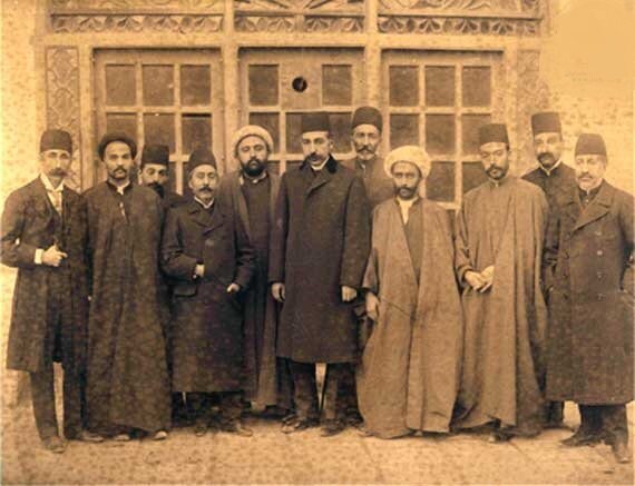 سید حسن تقیزاده و جمعی از نمایندگان دوره اول مجلس شورای ملی سید حسن تقیزاده و جمعی از نمایندگان دوره اول مجلس شورای ملی