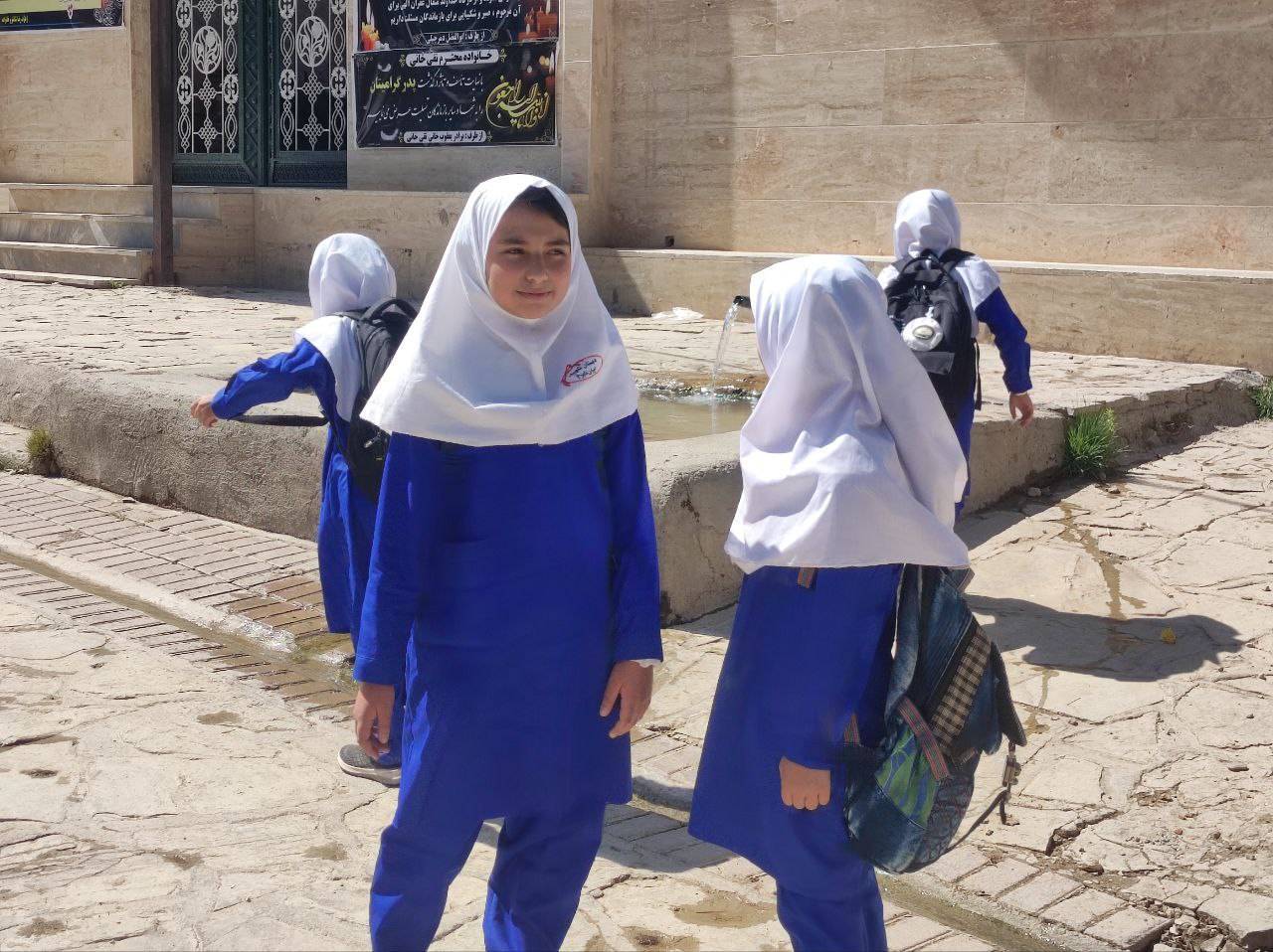 دانش آموزان مدارس