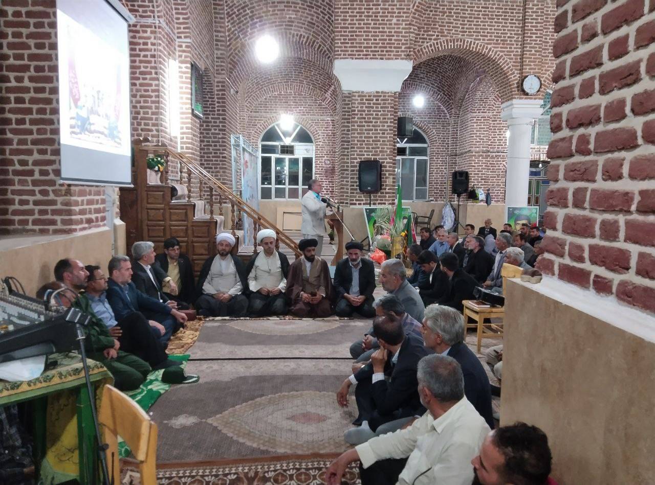مراسم بزرگداشت شهدا به مناسبت هفته دفاع مقدس