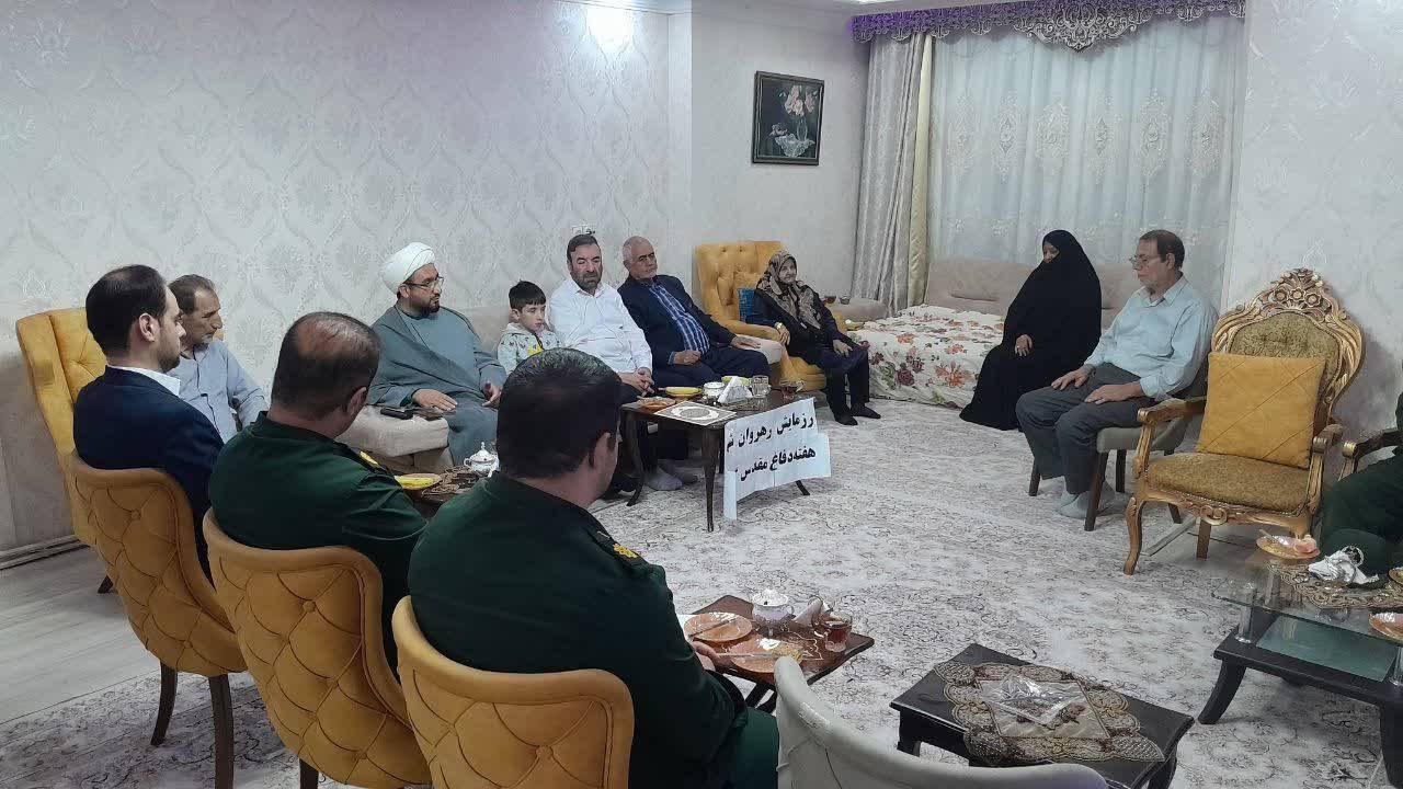 دیدار با خانواده شهیدان دفاع مقدس