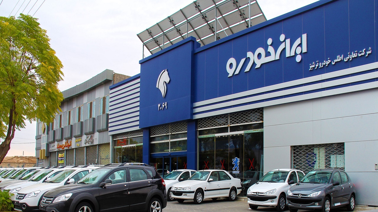 رنجش رانندگان از کمبود نمایندگی ایران خودرو در بندرعباس