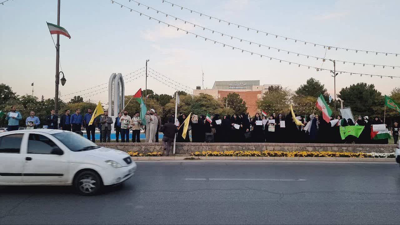 تجمع خودجوش مردم کرمان برای پاسخ قاطع به اسرائیل + فیلم و عکس