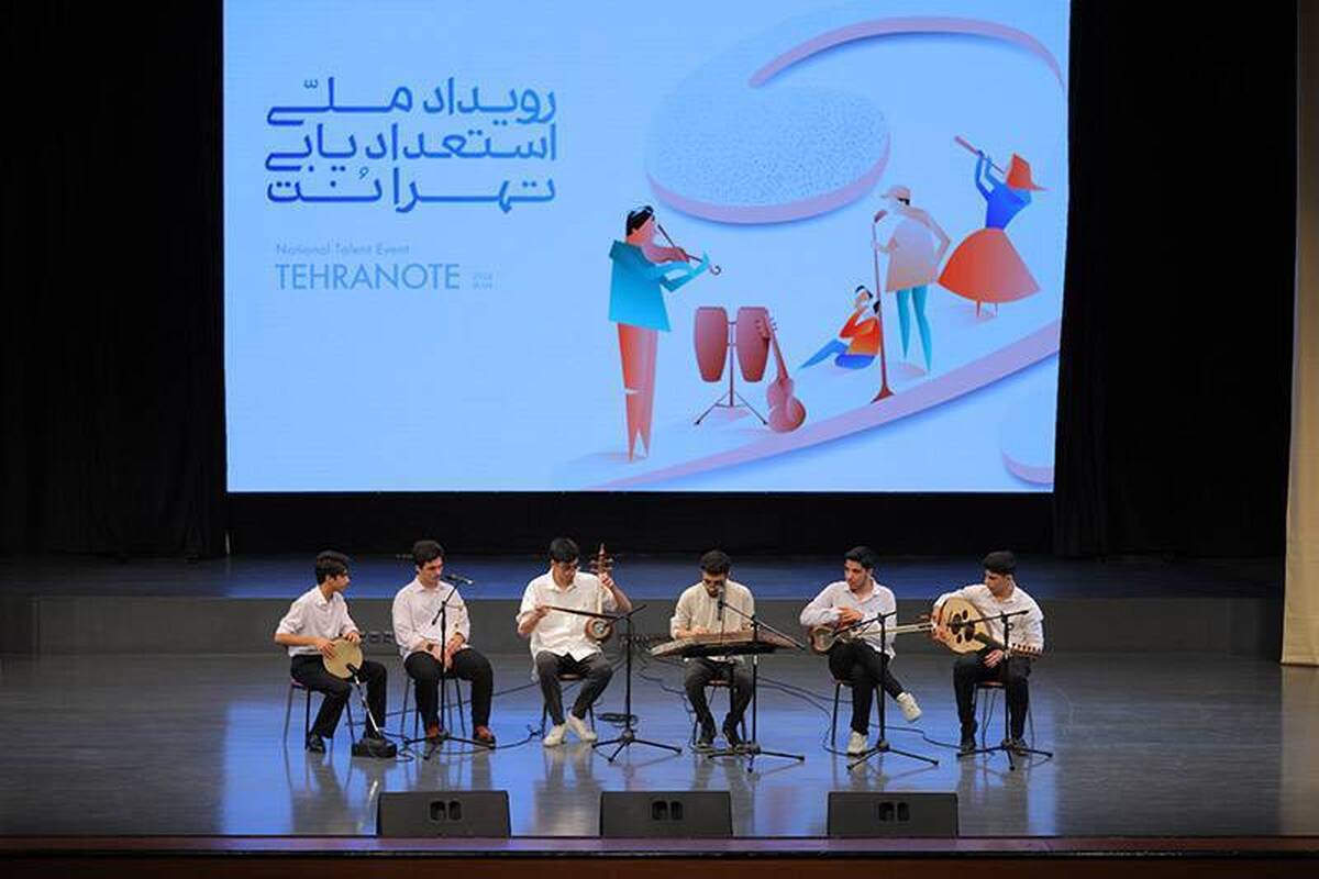 باشگاه خبرنگاران -برگزیدگان مرحله اول تهرانُت در فرهنگسرای بهمن گرد هم آمدند