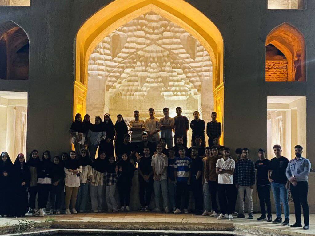 تور دانشجویان