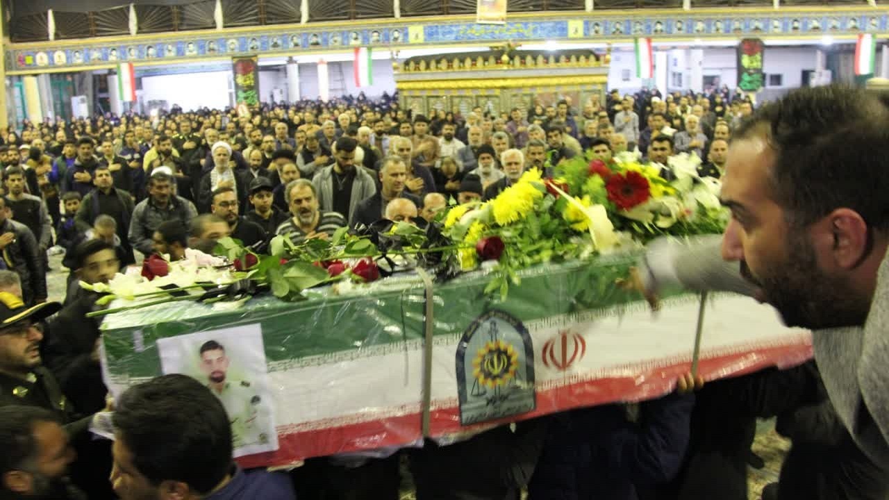 گوشه‌هایی از مراسم وداع با پیکر شهید امیرمحمد شمسی در قائمشهر
