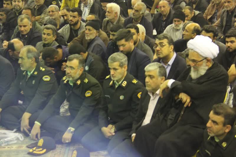 حضور نظامیان در مراسم وداع شهید