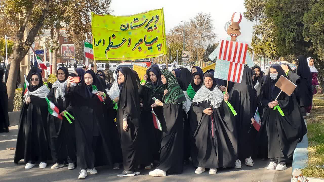 حضور پرشور مردم شهر دارالمومنین خوی در راهپیمایی ۱۳ آبان به روایت تصویر