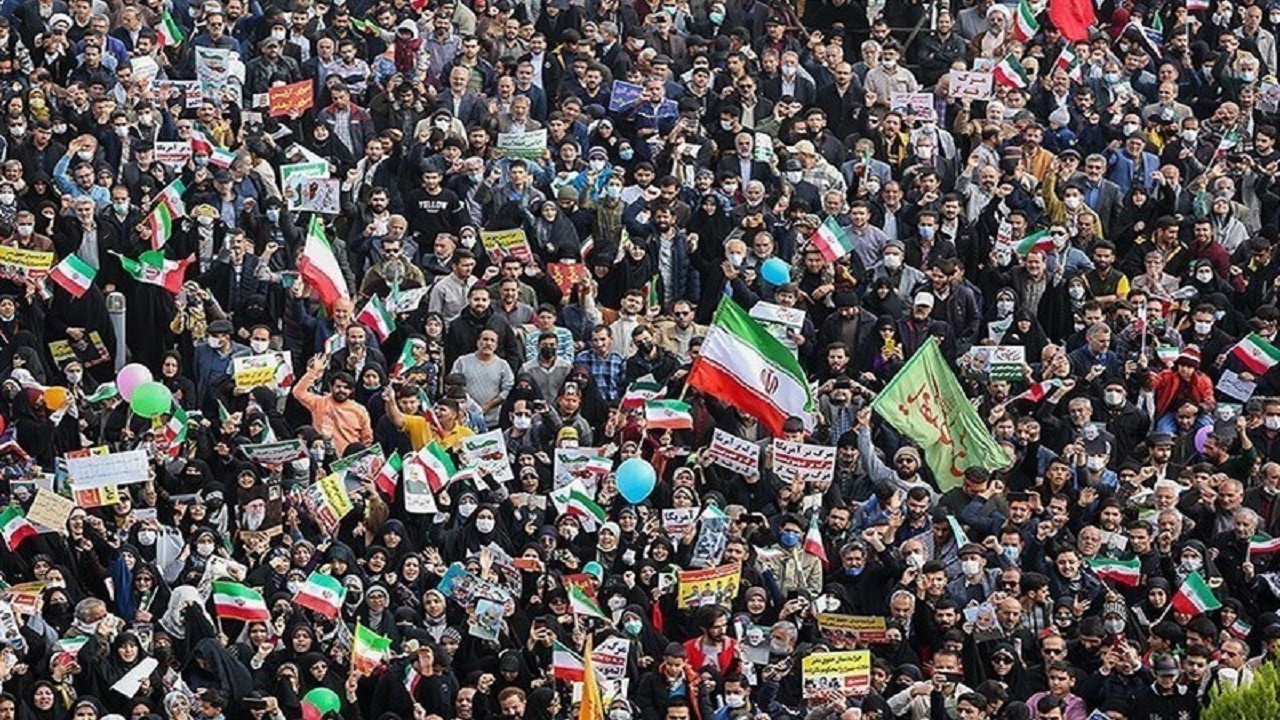 پیام راهپیمایی پرشور ۱۳ آبان تداوم مسیر استکبارستیزی است