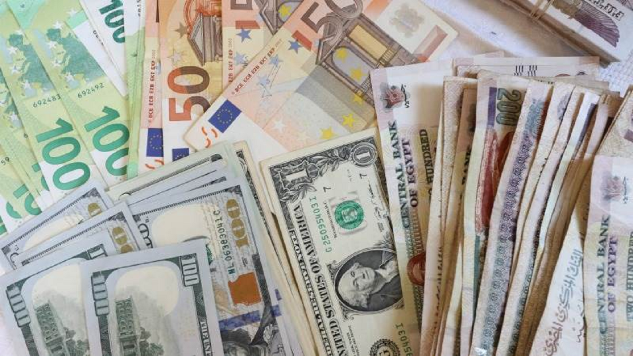 دلار آمریکا در بحبوحه انتخابات ضعیف شد