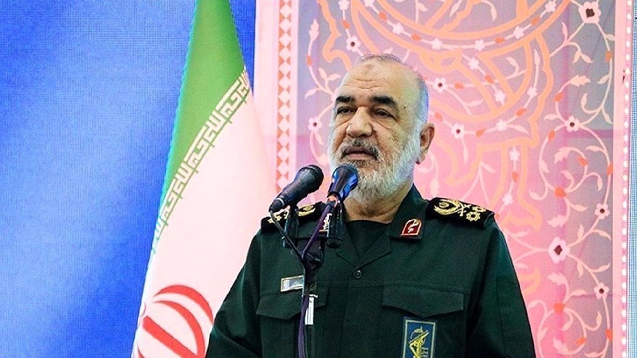 دشمن همه توان خود را به میدان آورده است