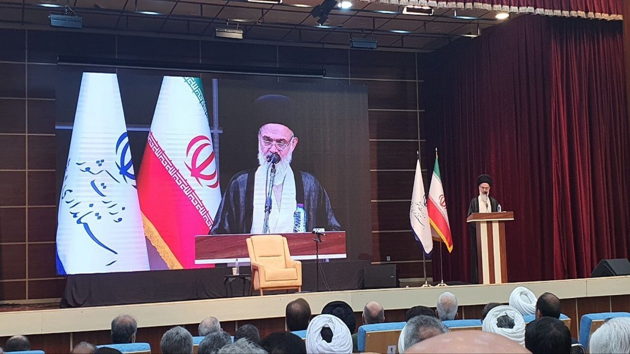 همه باید برای موفقیت دولت همکاری کنند