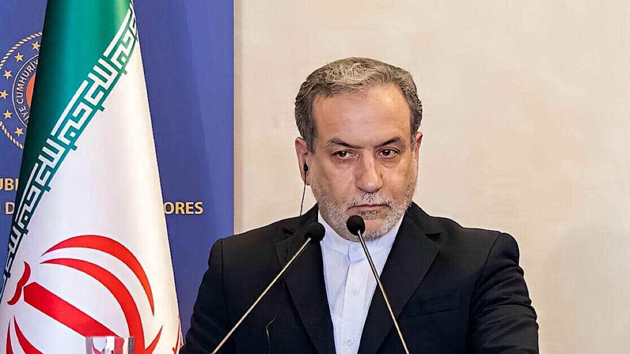 عراقچی: بریکس به قطب جدید جهانی تبدیل می‌شود