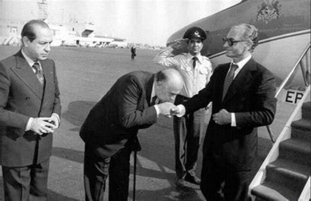 امیرعباس هویدا